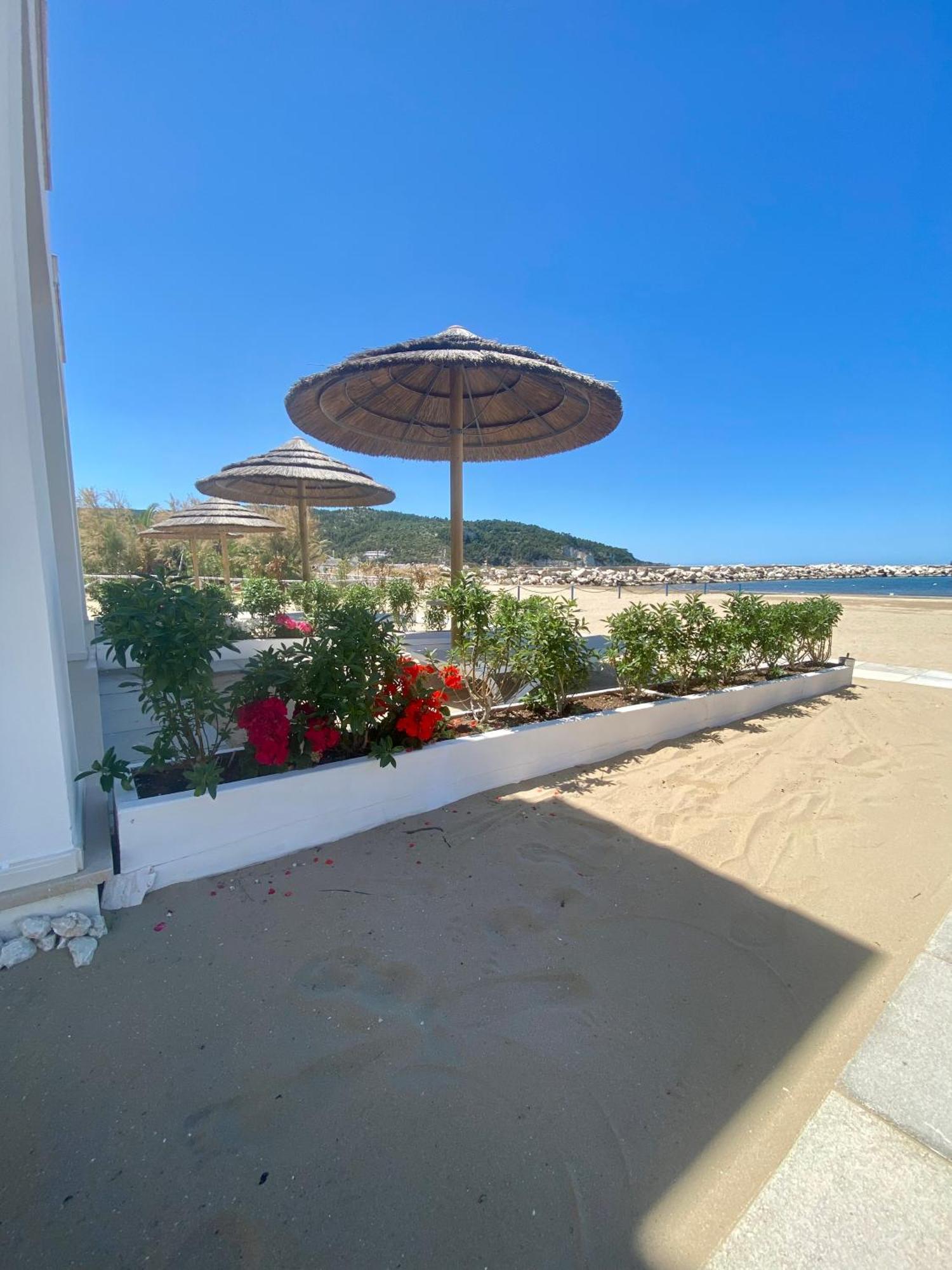 Marina Bay Beach Hotel Peschici Eksteriør bilde